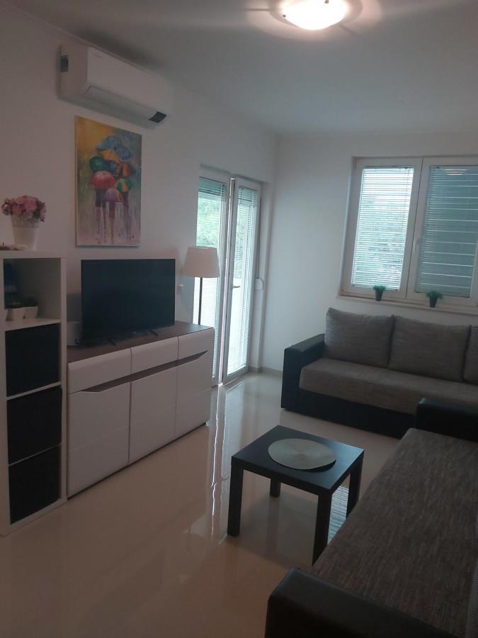 Apartment Adrijana نوفاليا المظهر الخارجي الصورة