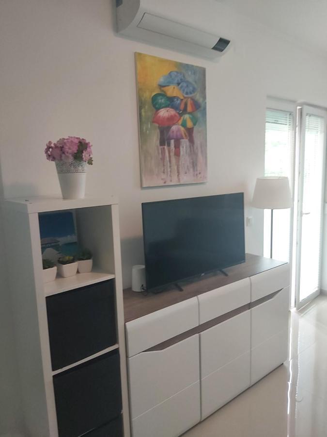 Apartment Adrijana نوفاليا المظهر الخارجي الصورة